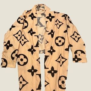 Silk Fashionable | Long Sleeve | Beige Crop-top Button Down